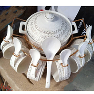 Set of soup tureens and bowls