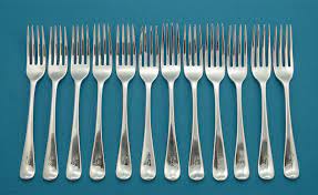 12 Pieces of forks