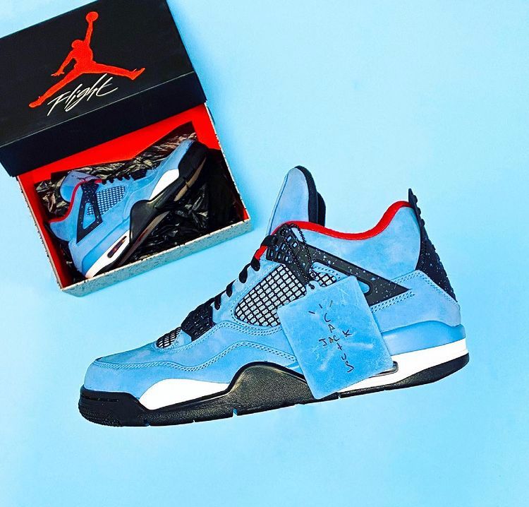 Sports shoes