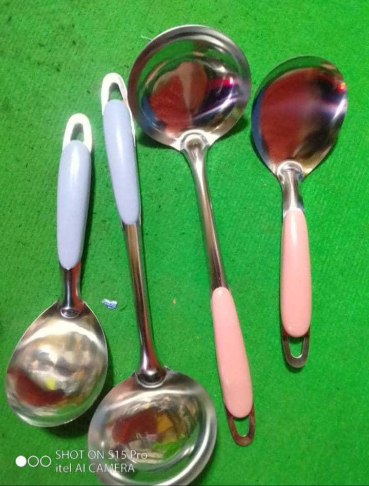 Serving spoons