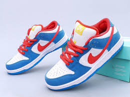 Sports shoes