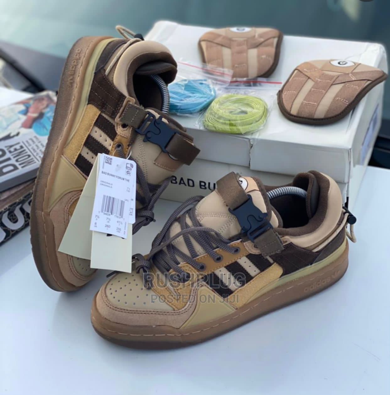 Sports shoes