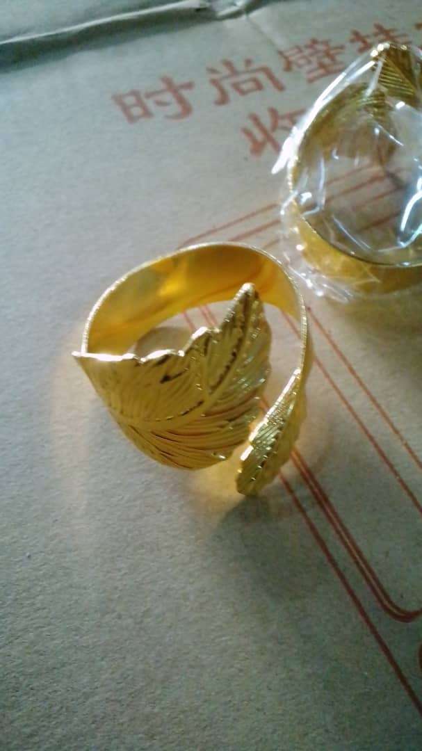 8 Pieces of golden attachment