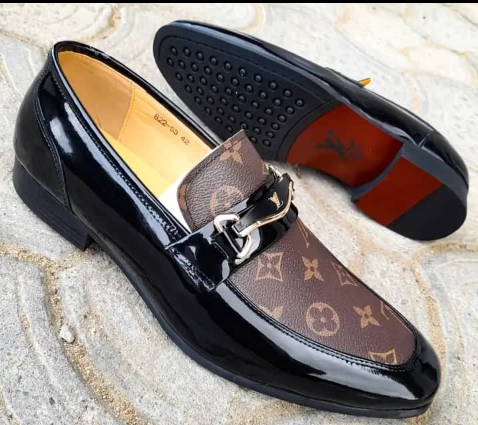 Black Shoe original
