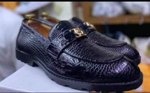 Black Shoe