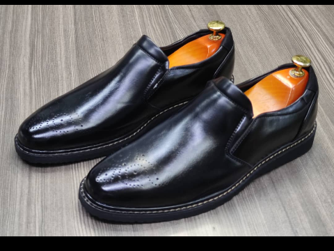 This is a nice pair of black shoes. It is unique and comes unique. Made up of quality material This shoe makes one looks attractive and presentable for any occasions. It can be used for office and any other celebrations one plan to attend. The soles are very strong and solid and it has a round front. Available size 40 - 45.
