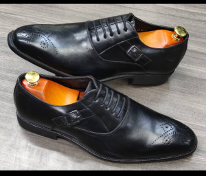 This is a nice pair of black shoes. It is unique and comes unique. Made up of quality material This shoe makes one looks attractive and presentable for any occasions. It can be used for office and any other celebrations one plan to attend. The soles are very strong and solid and it has a round front. The ropes are solid ropes. Available size 40 - 45.