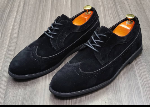 This is an nice pair of black shoes. It is unique and comes unique. Made up of leather at all the sides. This shoe makes one looks attractive and presentable for any occasions. It can be used for office and any other celebrations one plan to attend. The soles are very strong and solid and it has a round front. The ropes are solid ropes. Available size 41.