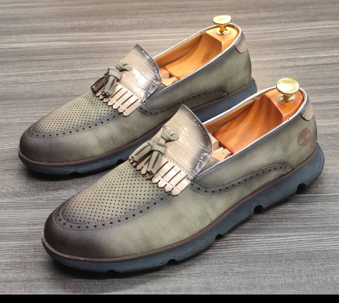 This is an outstanding pair of shoes. It is unique and comes unique. Made up of flexible leather. This shoe makes one looks attractive and presentable for any occasions. It can be used for office and any other celebrations one plan to attend. The soles are very strong and solid and it has a round front and the shoe is brown in color. Available size 41