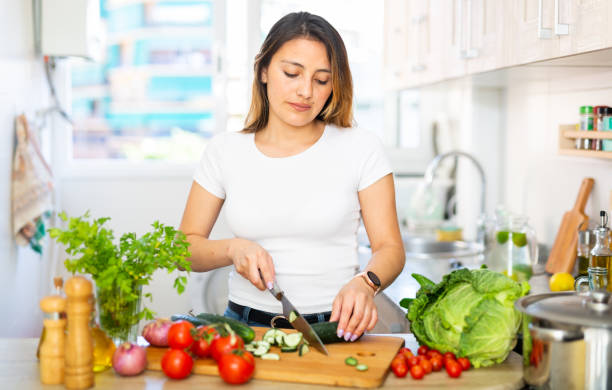 HOW TO BE A GOOD WIFE TO YOUR HUSBAND.