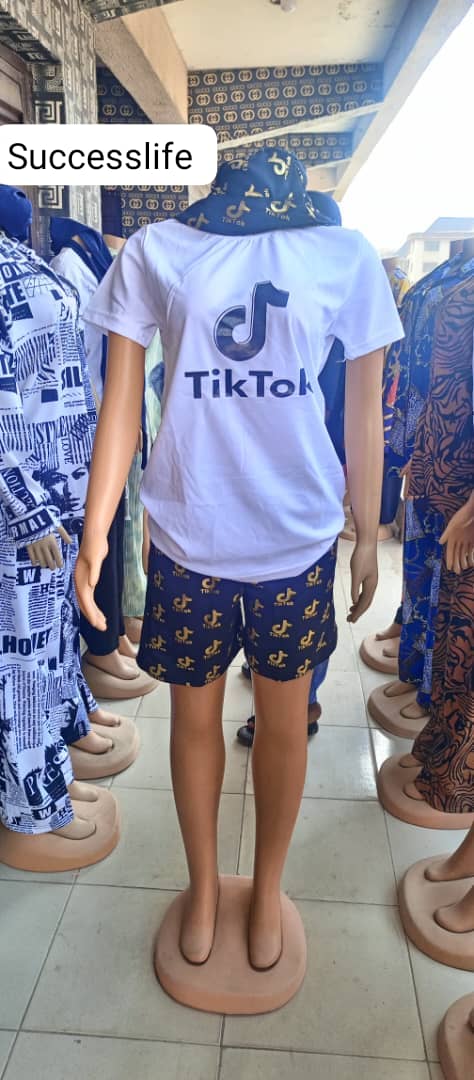 This is one of the best women's wear in stock. It is of greater quality and it is a hot cake. It is made up of quality material and this material can last for a very long time. Available in several colors. Sizes - L, M, XL, XXL,XXXL.