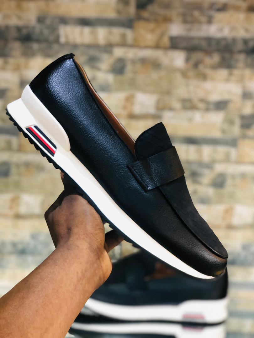 This is a quality shoe and has very strong leather. These shoes can adapt to any climatic situation. You can use it for your outings meetings and walking. Available in sizes 40 - 45