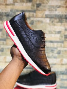 This is a quality shoe and has very strong leather. These shoes can adapt to any climatic situation. You can use it for your outings meetings and walking. Available in sizes 40 - 45