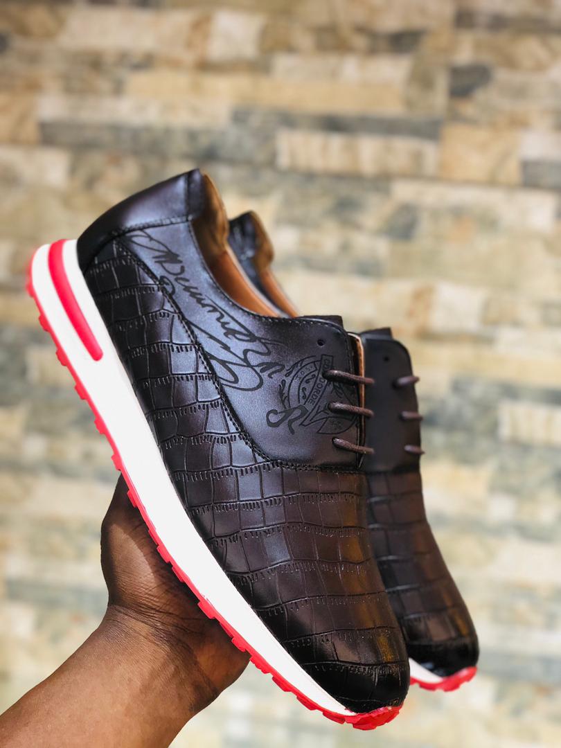 This is a quality shoe and has very strong leather. These shoes can adapt to any climatic situation. You can use it for your outings meetings and walking. Available in sizes 40 - 45