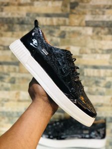 This is a quality shoe and has very strong leather. These shoes can adapt to any climatic situation. You can use it for your outings meetings and walking. Available in sizes 40 - 45