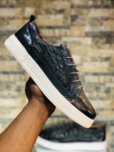 This is a quality shoe and has very strong leather. These shoes can adapt to any climatic situation. You can use it for your outings meetings and walking. Available in sizes 40 - 45