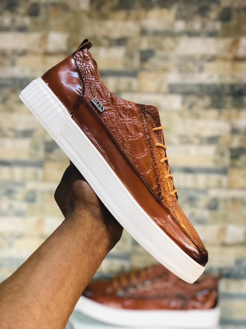 This is a quality shoe and has very strong leather. These shoes can adapt to any climatic situation. You can use it for your outings meetings and walking. Available in sizes 40 - 45
