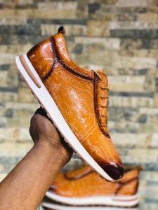 This is a quality shoe and has very strong leather. These shoes can adapt to any climatic situation. You can use it for your outings meetings and walking. Available in sizes 40 - 45