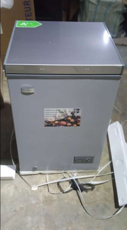 This is an excellent fridge with good functioning capabilities. It has both a fridge and refrigerator and it is very solid. The handles are very solid and it has a high lifespan. It can contain a high capacity or volume of items.