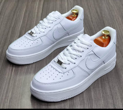 This is one of the best shoes on the market. It is very resistant and it has strong lace. This is a quality shoe and has very strong leather. These shoes can adapt to any climatic situation. You can use it for your outings meetings and walking. Available in sizes 40 - 45