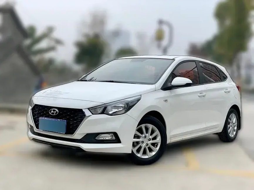2016 Hyundai Verna White Automatic V4 – Stylish, Comfortable & Fuel-Efficient
