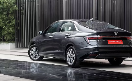 Black 2016 Hyundai Verna Automatic V4,