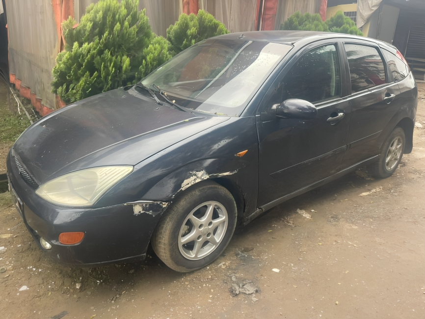 Ford Focus 2002 – Essence, Manuel, Clim d’Origine, Douala – 1 Million FCFA